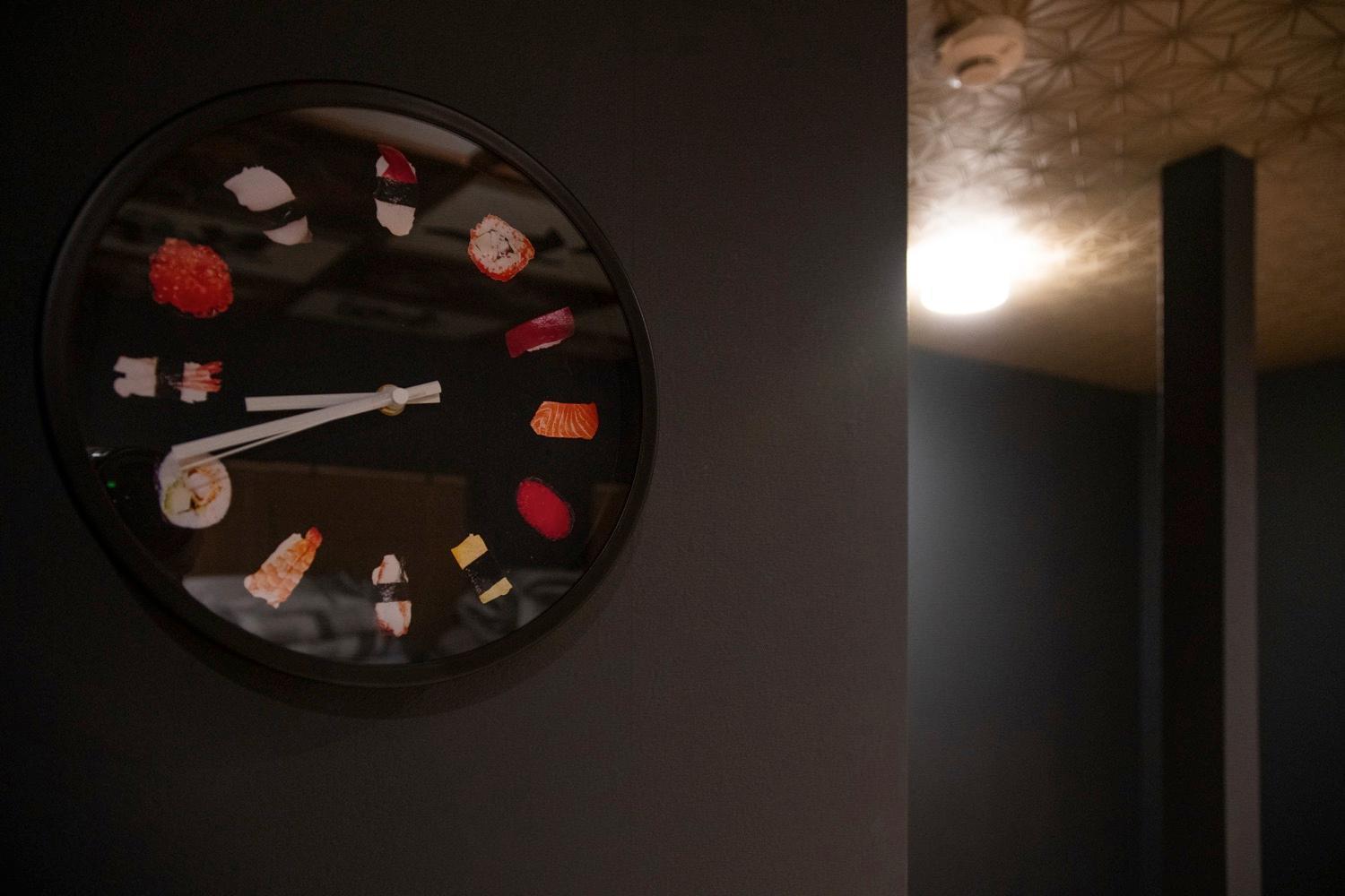 Fukufuku Sushi-Themed Guesthouse Киото Экстерьер фото